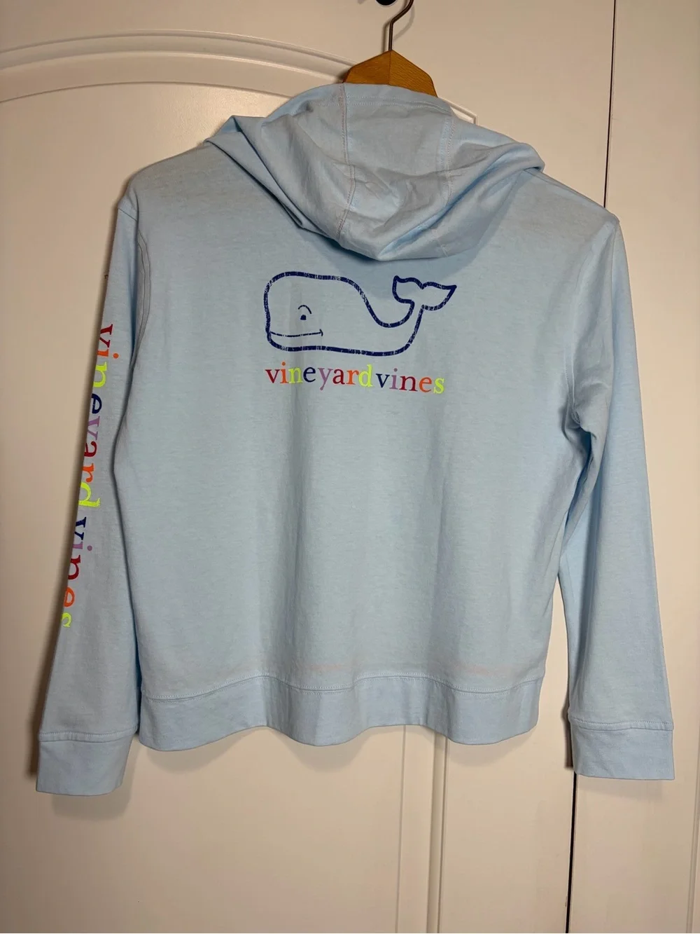 NWT Vineyard Vines Light Blue Hooded Pullover with Whale & Rainbow Logo Youth L